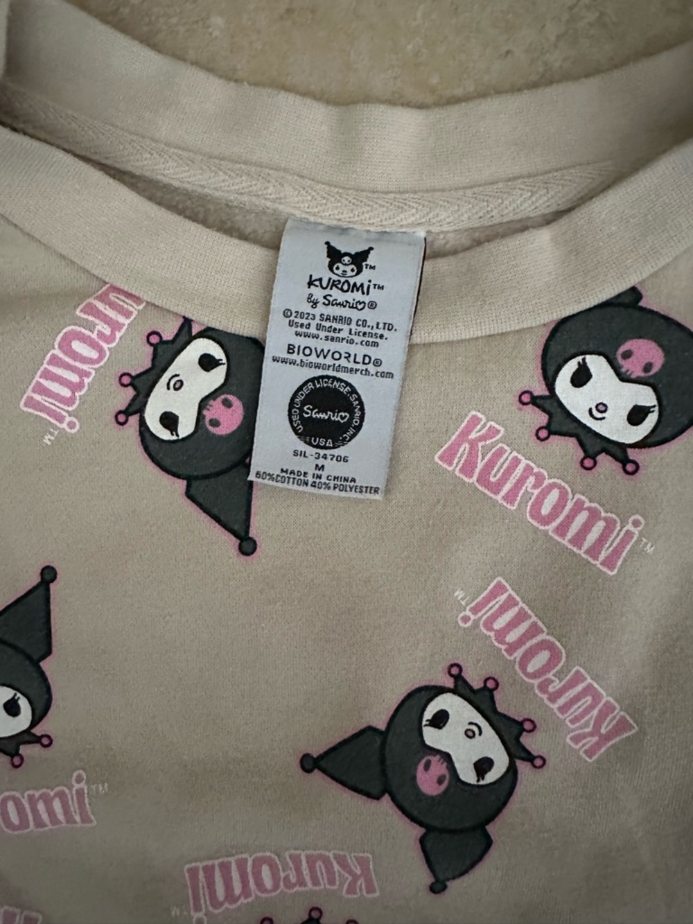 LIKE NEW LADIES CREW NECK SWEATSHIRT KUROMI  by SAURIO SIZE M (NO STAINS) - Picture 2 of 3